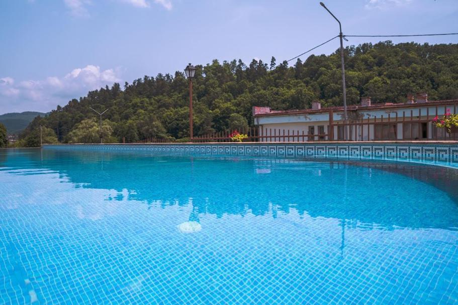 Tryavna Lake Hotel & Spa Extérieur photo